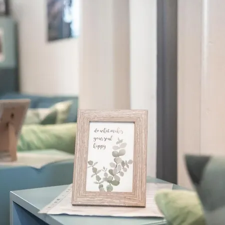 Stylish With Castle View & Free Parking Apartma *