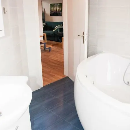 Stylish With Castle View & Free Parking