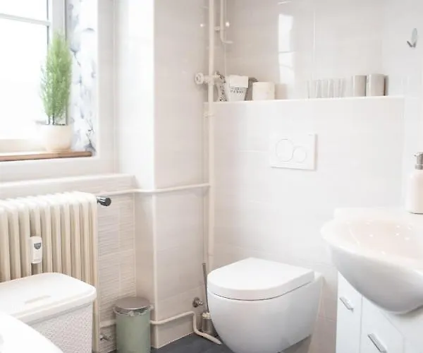 Апартаменты Stylish With Castle View & Free Parking *