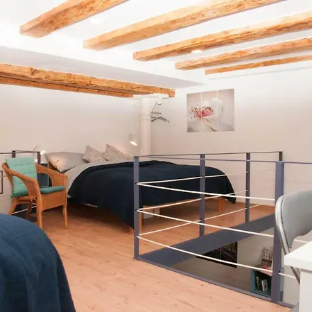 Stylish With Castle View & Free Parking Lejlighed