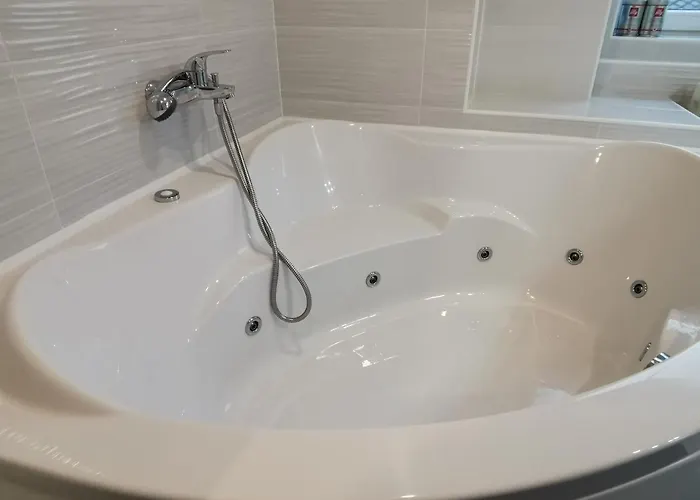 Stylish With Castle View & Free Parking アパート